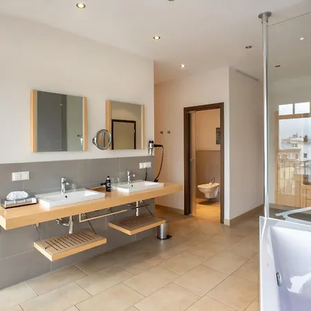 Hotel Meersinn - *